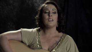 Raining In Me - Bec Lavelle OFFICIAL VIDEO chords