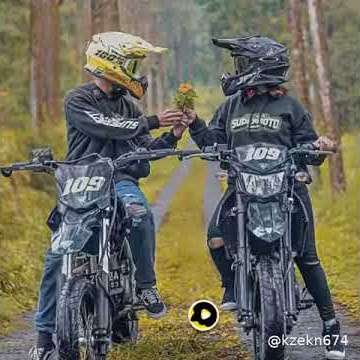 Motor trial romantis untuk story wa