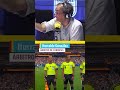 El gesto del árbitro Shaun Evans en el VAR que le puede costar el despido del mundial