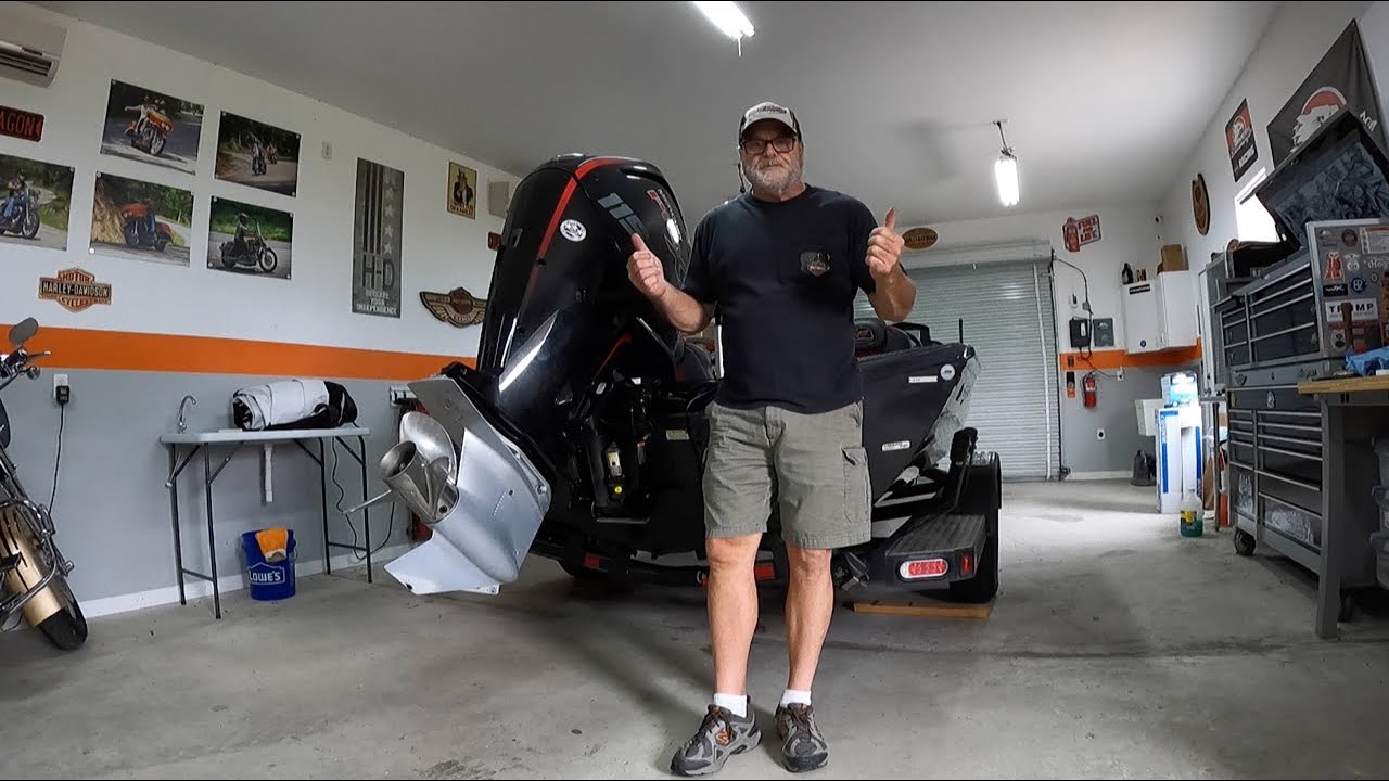 Mercury 115 Pro XS service maintenance. Oil, fuel, and lower unit fluid