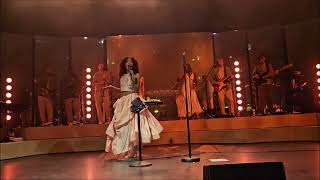 Download Lagu Olivia Dean - Danger @ Eventim Apollo, Hammersmith, London 04/05/24 MP3