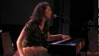 Regina Spektor - "Poor Little Rich Boy" (2004-09-09) - 4 of 13