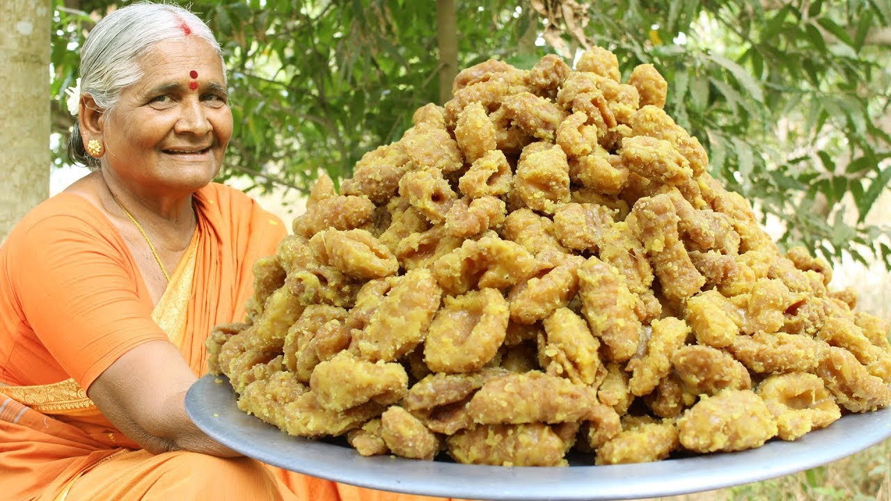 Wheat Flour Gavvalu Recipe | Traditional Indian Andhra Telugu Vantalu | Myna Street food | Myna Street Food