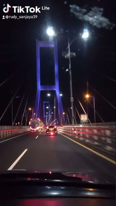 JEMBATAN SURAMADU MALAM HARI
