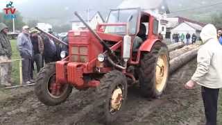 : Tractors Belarus T-40 vuce 8 kubika trupaca