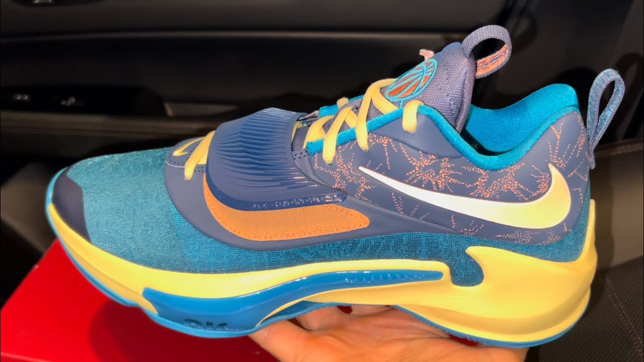 Nike Zoom Freak 3 Valentines Day Basketball Shoes - YouTube