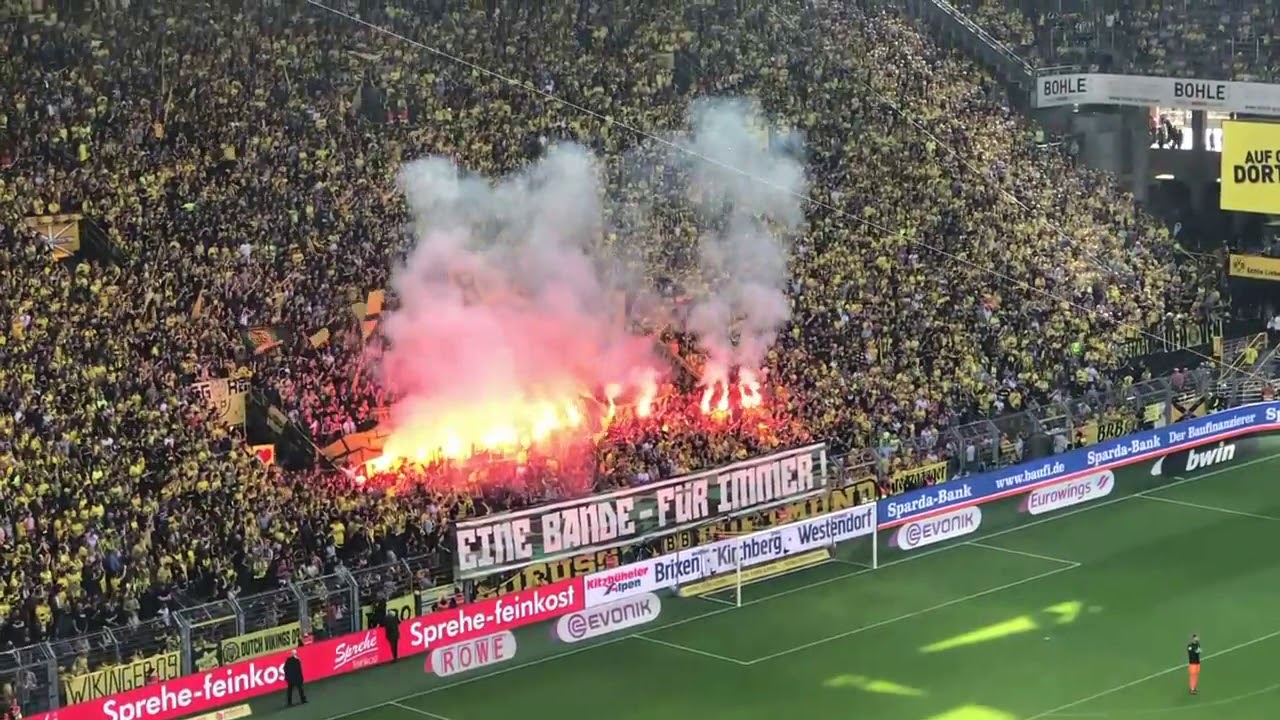 Pyro BVB Fans gegen Stuttgart | 