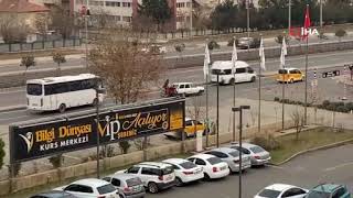 Kadınlar, erkeklere taş çıkarttı