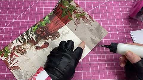 Christmas in July; Christmas Planner Tutorial-CarlaGetsCrafty