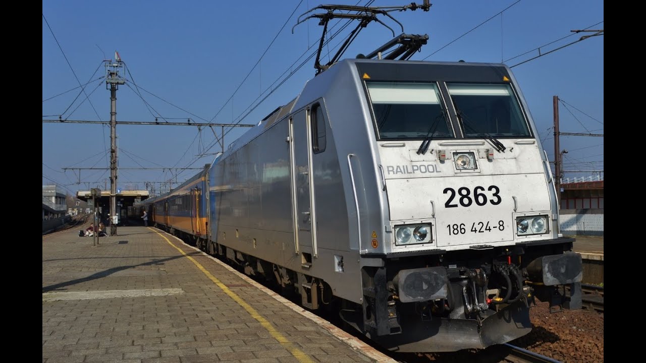 Treinen in Antwerpen-Berchem - 12 maart 2016