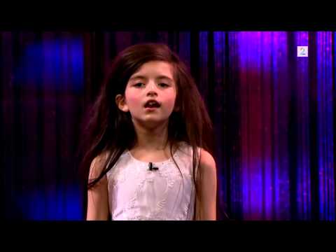 7 წლის გოგომ ფრენკ სინატრას სიმღერა შეასრულა