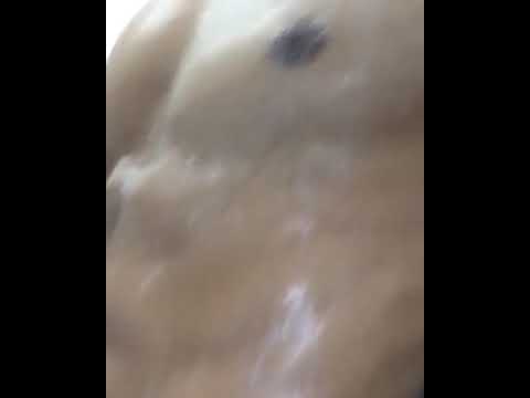 Negra leva gozada na bunda Homem amador sem camisa