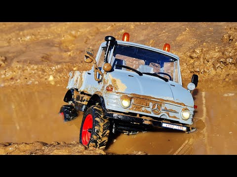 I drove it into the mud and went AWOL! UNIMOG FMS FCX24 4x4 on portals and with a two-speed gearbox!