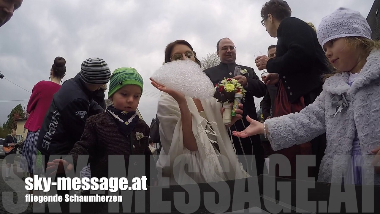 Hochzeitsüberraschung "fliegende Schaumherzen" in Oberösterreich