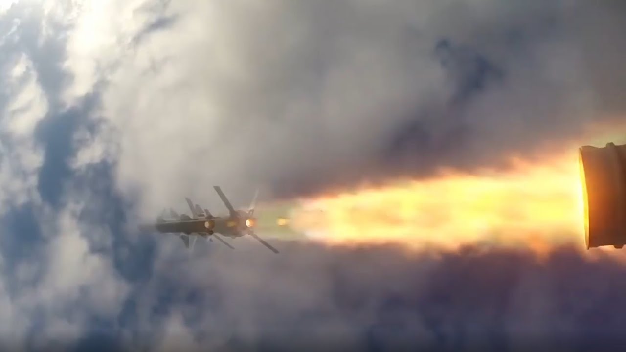 ⚡️Ракета Р-360 «Нептун» для ударов по НАЗЕМНЫМ целям имеет дальность в 400 км|Скоро будет 800 и 1000