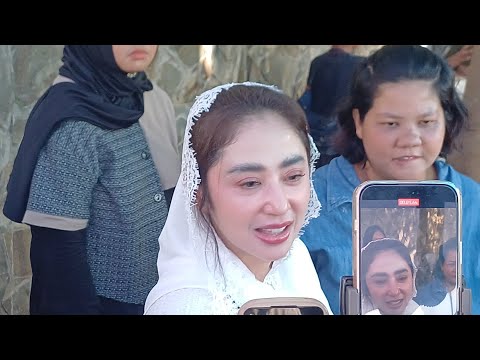 Dewi Perssik Diam-diam Ambil Kuliah Sarjana Psikologi