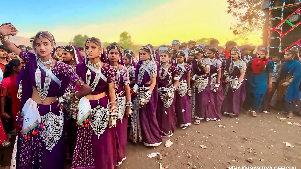 मादल ने थापो पर नाचेली आयनी छाकली भांगली नाचे रे लल‼️New Aadiwasi Sadi Ka Dance Videos 2025