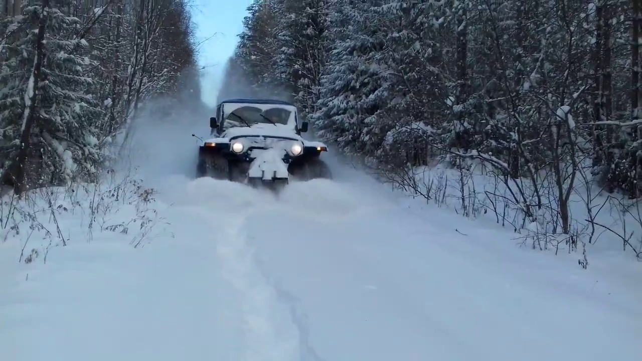 Дороги в финляндии зимой. Авто зимой. Езда по снежной дороге. Авто зимой. Машина на зимней дороге.