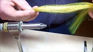 Quick Tying Tip #8: Managing Flash Materials/ Tim On The Fly