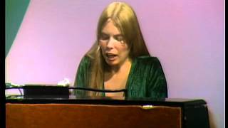 Watch Joni Mitchell Willy video