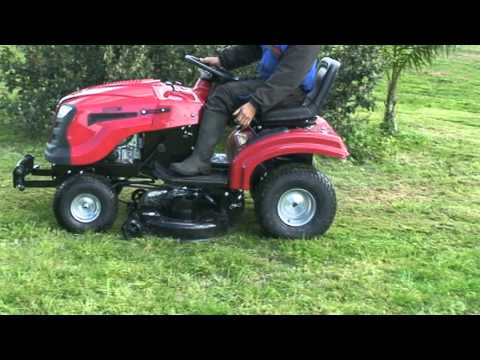 caravana Cornualles Pais de Ciudadania Tractor Corta Cesped Equus Motor B&S 17.5hp - YouTube