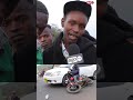JAMAA ARUSHA AJIBAMIZA KWENYE GARI AKIONESHA UFUNDI WA PIKIPIKI AAMKA NA KUKIMBIA JAMAA ARUSHA AJIBAMIZA KWENYE GARI AKIONESHA UFUNDI WA PIKIPIKI AAMKA NA KUKIMBIA