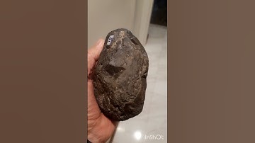 bracciated,carbonaceous meteorite ,  hardness 9 h.       (500 $ /gram)