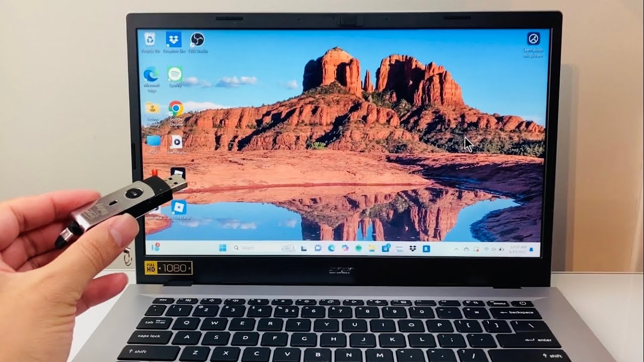 How To Connect & Use USB Flash Drive On Windows - YouTube