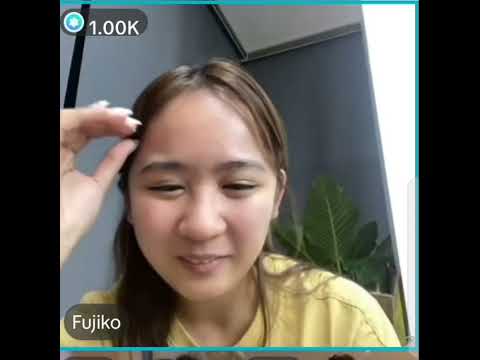 Fujiko kwentuhan with HenJiko fans.