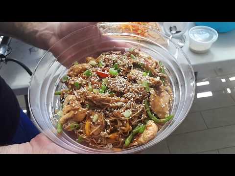 וִידֵאוֹ: אטריות סיניות עם עוף