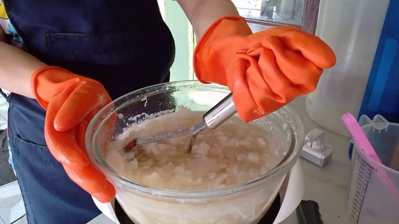 สาธิตวิธีการทำเบสสบู่กรีเซอรีน