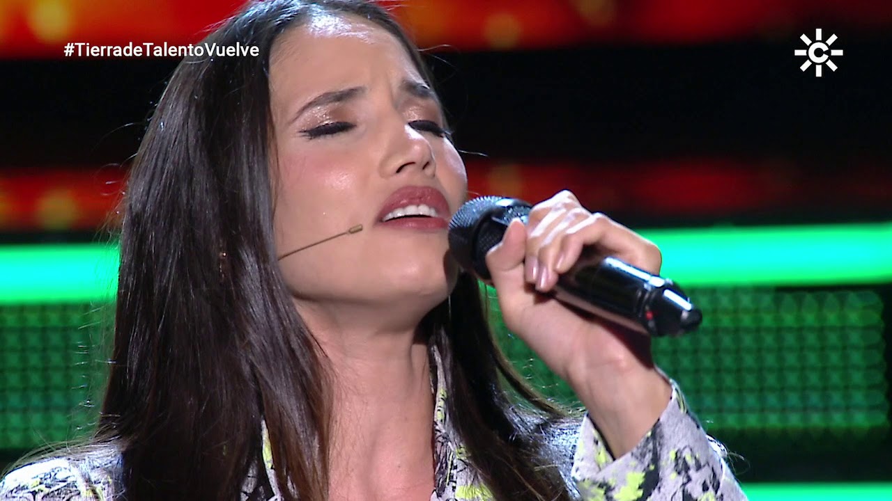 India Martínez canta 'A tu vera'. Homenaje a Lola Flores en 'Tierra de