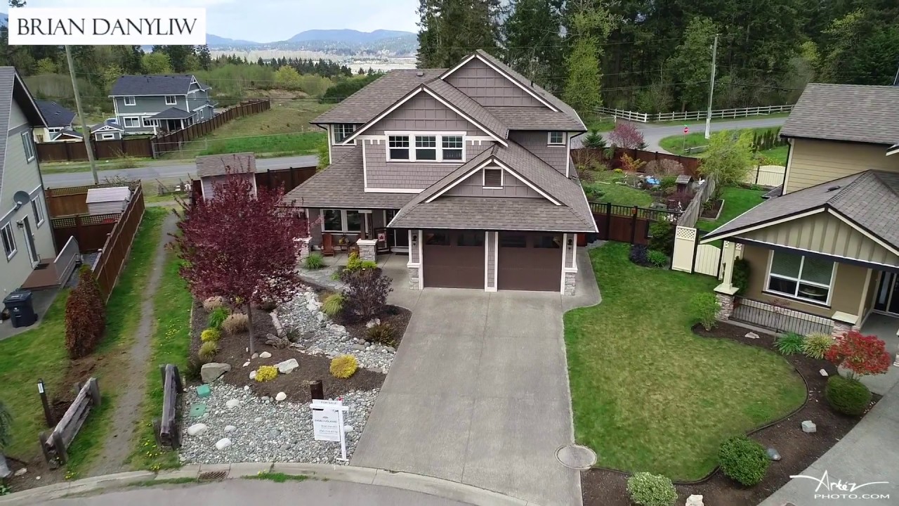 1949 Raptor Place, Cowichan Bay, BC For Sale A Great Place to Call