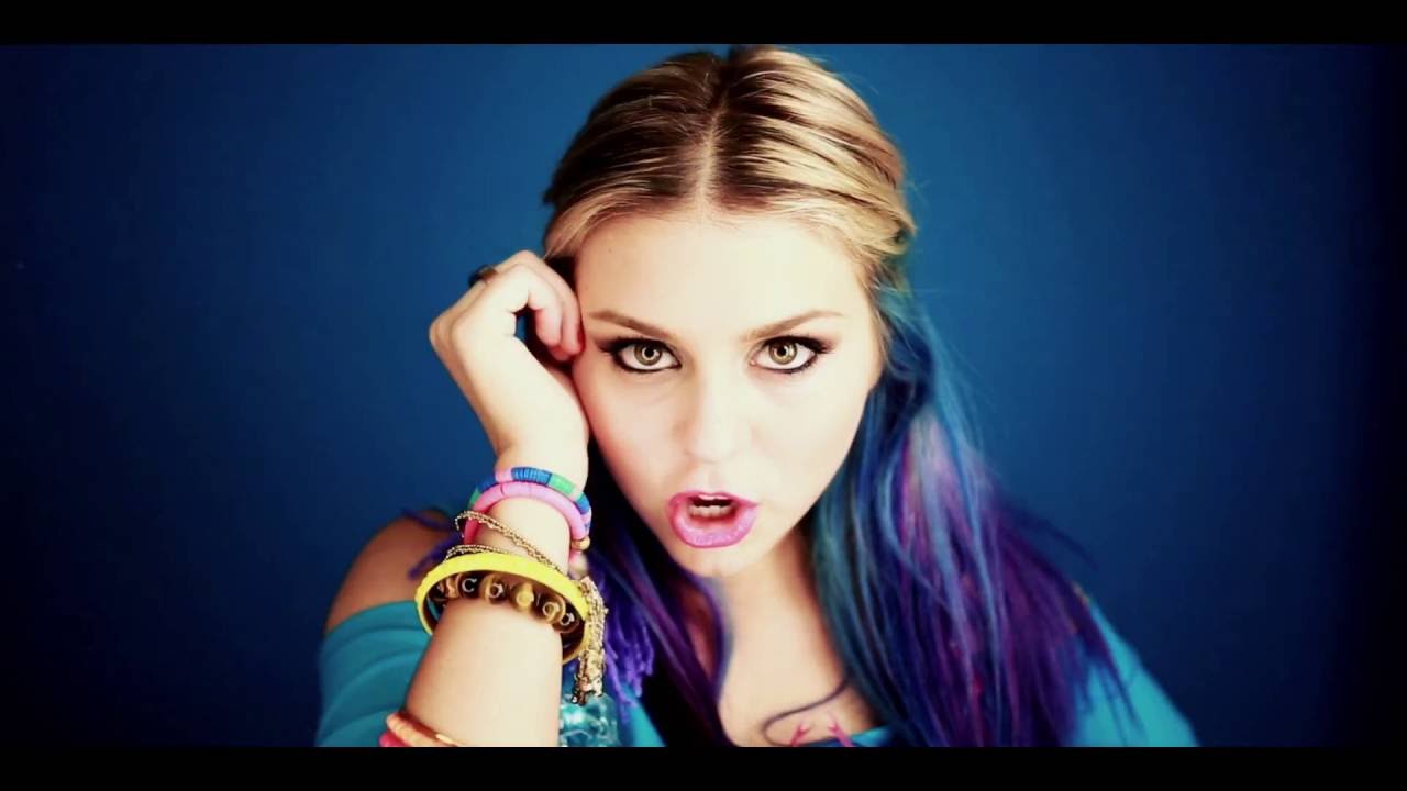 Guarda Colette Carr - Nilly su YouTube Guarda Colette Carr - Nilly su YouTube