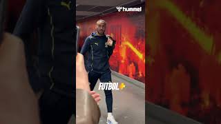 Cenk Tosunun Stadyumdan Ayrılışı