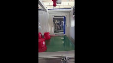 Top entry IML robot for 2cavity box and 4cavity lid automatic labeling