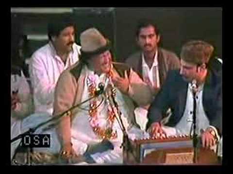 Nusrat Fateh Ali Khan Qawwal - Kamli Wale Muhammad -3