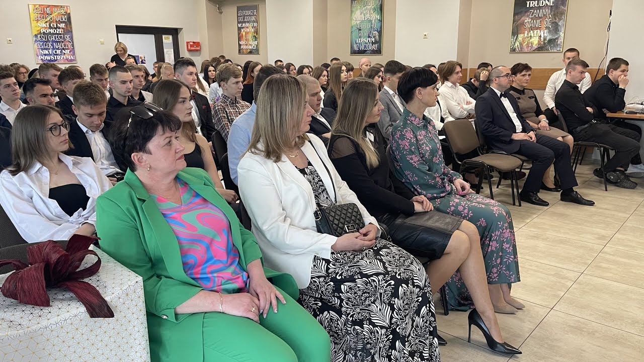 Pożegnanie klas maturalnych w radomszczańskim „Mechaniku”. Nie brakowało wzruszeń