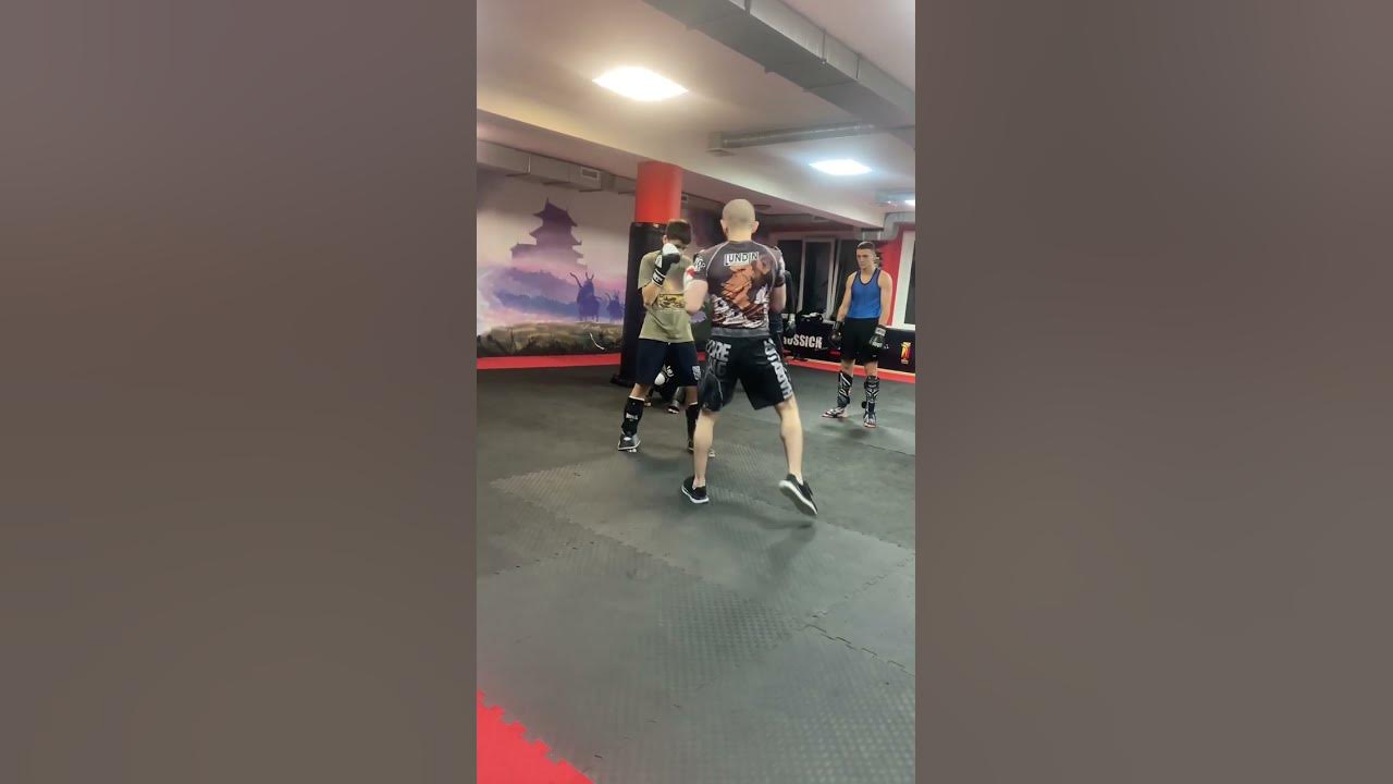 Комбинации в кикбоксинге