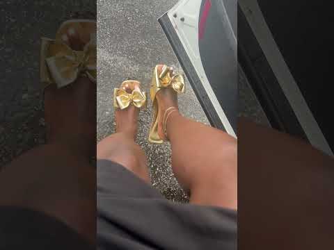 Feet in the rain 💦💦💦