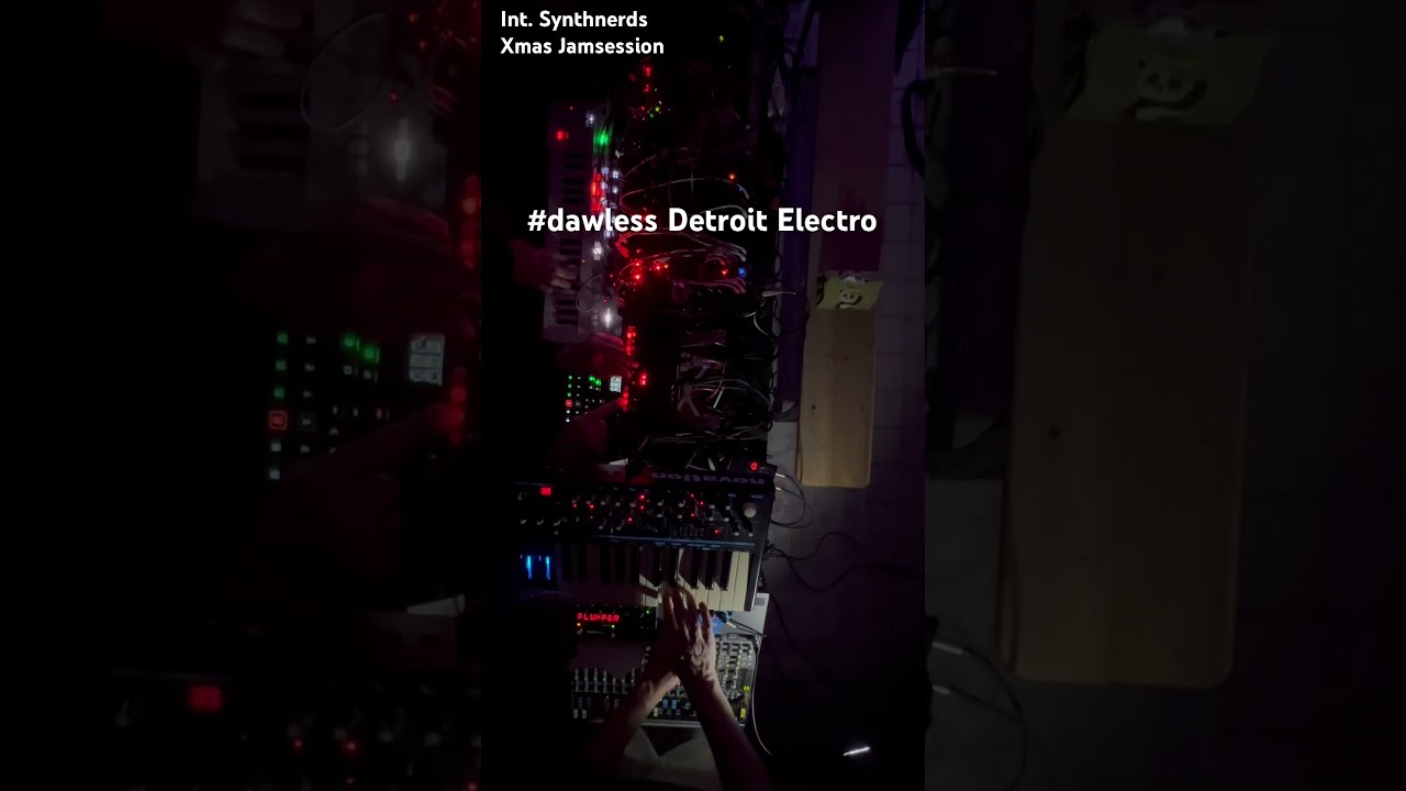 TR-909 + BassStation2 + Eurorack Electro Jam