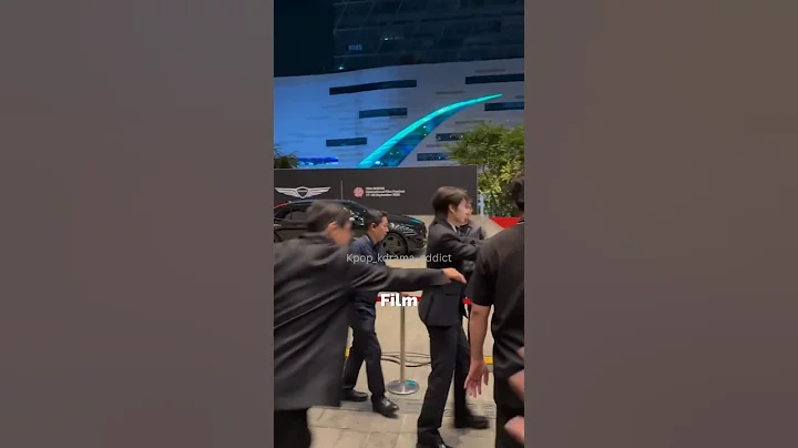 SEVENTEEN のジュンの BIFF での話題の瞬間 #seventeen #kpop #shorts #shortsfeed #viral #kpopnews