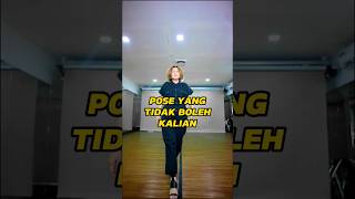 POSE YANG TIDAK BOLEH KALIAN LAKUKAN SAAT RUNWAY❗#model #modeling #tipsmodeling #shorts #feed
