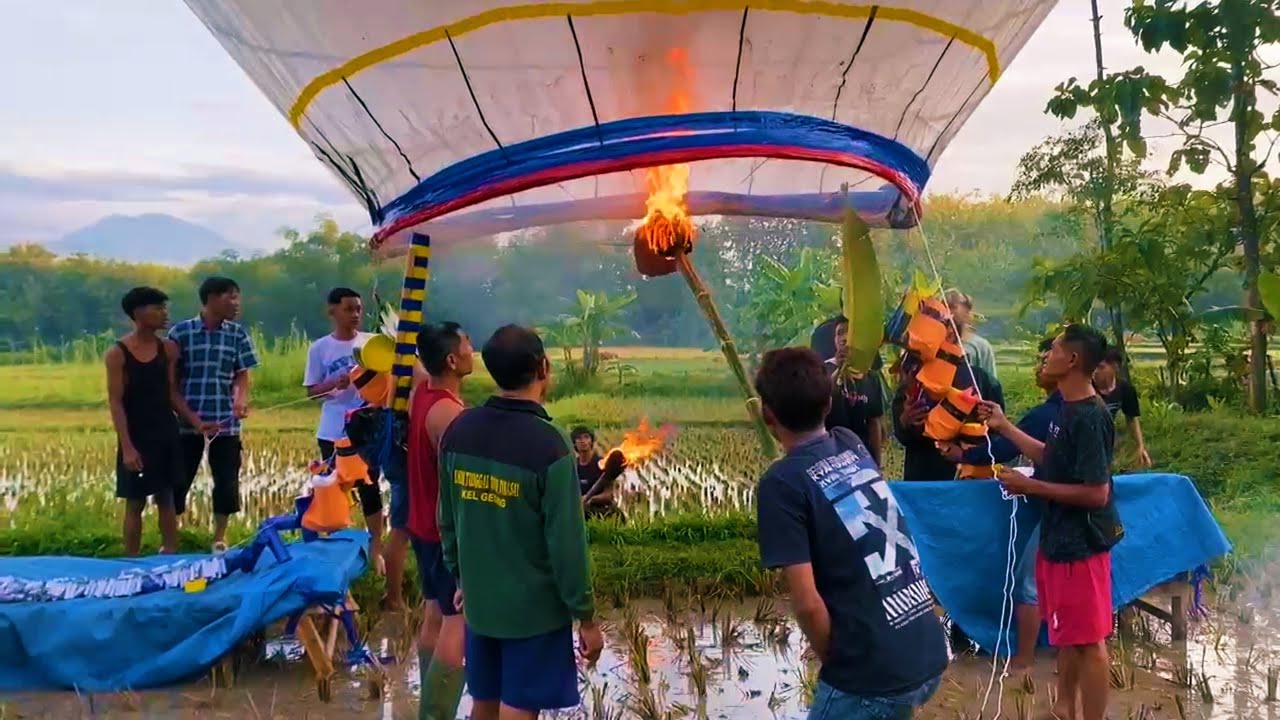 Balon Udara 30M Kyai Gempol Tradisi Lebaran 2025 Full Terjun Payung Full Boom