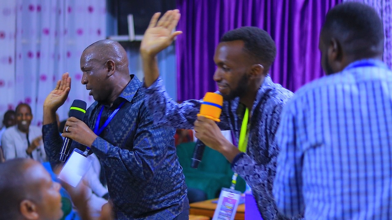 REV.NDAMAYIZE AKOZE UDUKORYO MUMATERANIRO NAIROBI ARABASEKEJE BYARIBYISHIMO GUSA...🙌