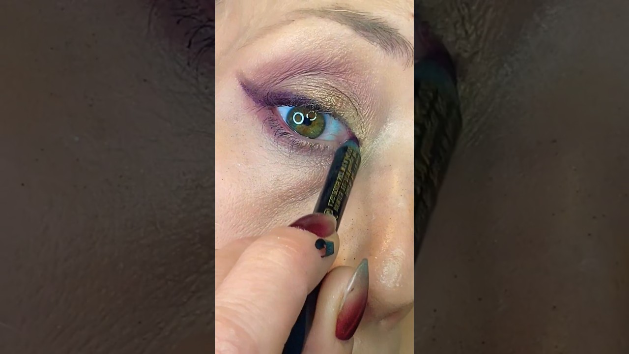 Абсолютно новая палетка теней для век Victoria Beckham Eye Wardrobe - Orchid 🪻 