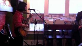 Video thumbnail of "Sharon Van Etten - Peace Signs"