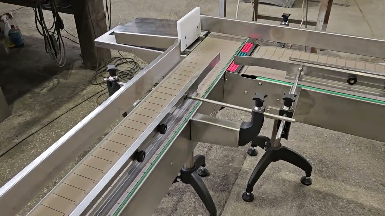 Slat top chain conveyor for boxes / Транспортьор с пластинчата верига за кашони