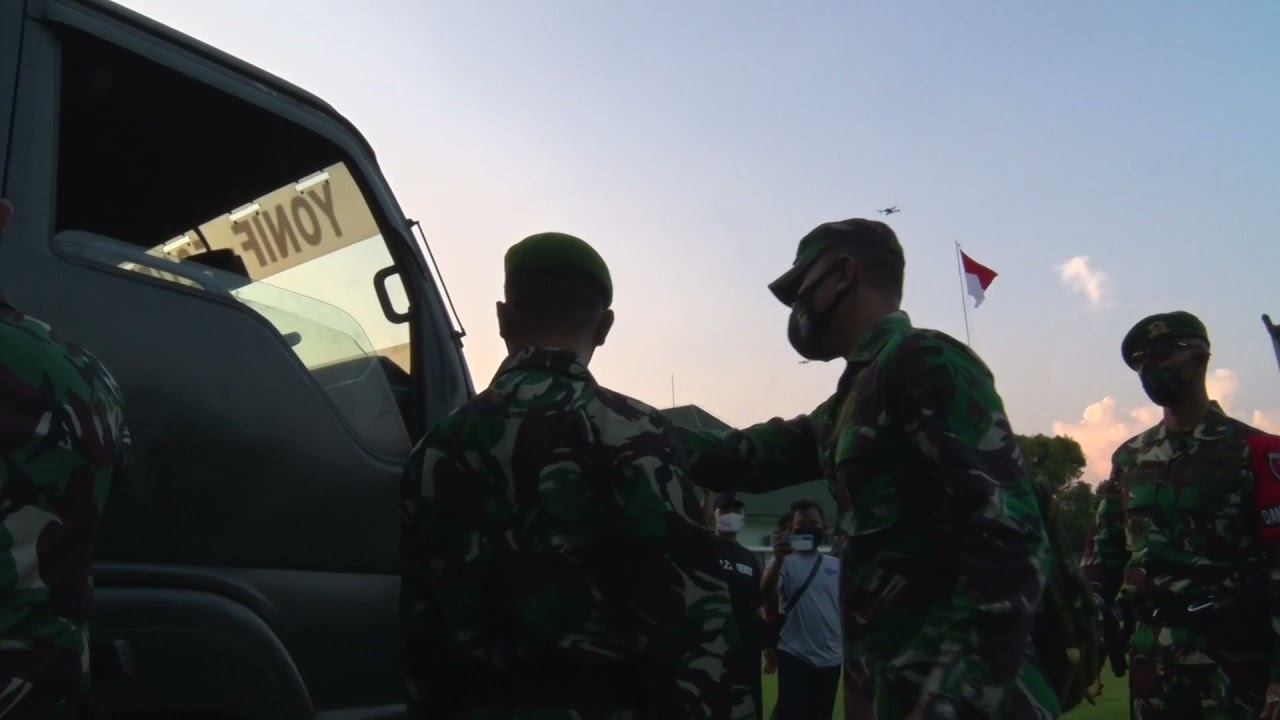 PANGDAM V/BRW GELAR PASUKAN DAN PERLENGKAPAN SATGAS YONIF MEKANIS 521/DY