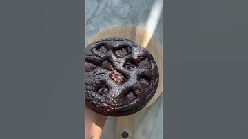 Extra Fudgy Vegan Brownie Cake with Brownie Stuffed Layers #veganbaking #vegancake #brownie